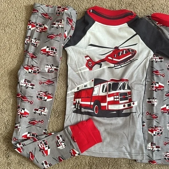 Boys Pajamas 4-piece Set size 10 - Picture 3 of 3